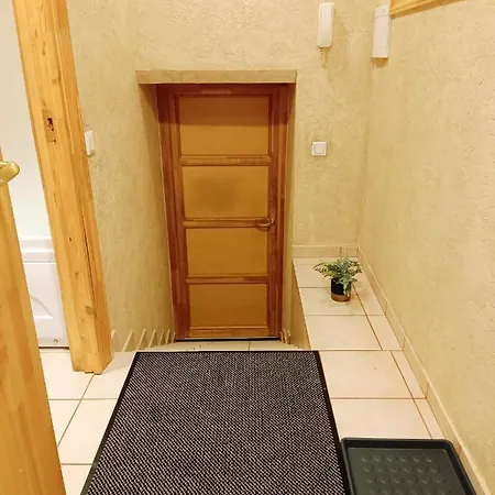 Elegant Old Town Toffee Bliss Apartment, Self Check-in, Steps From Bus Station Apartment *